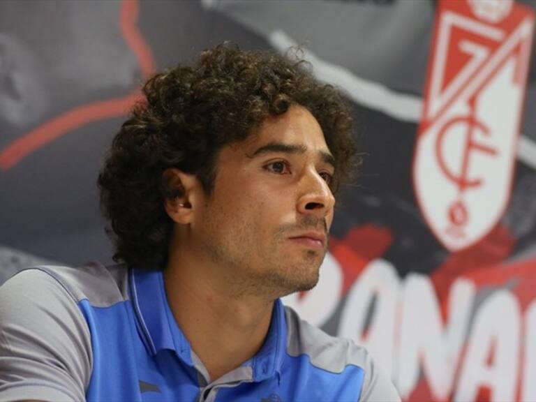 Memo Ochoa convive con jugadores de la filial del Guadalajara