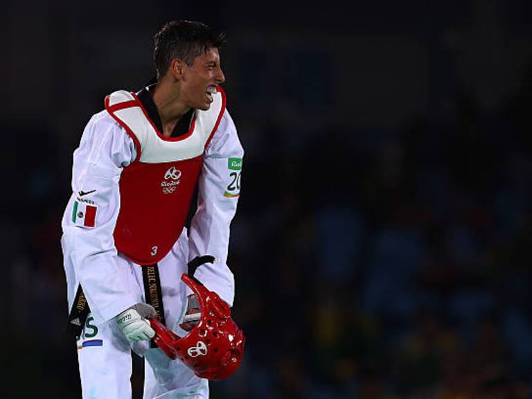 Carlos Navarro gana medalla de bronce en Mundial de Taekwondo