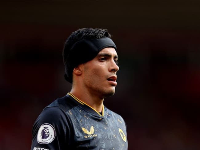 Solo serán un par de semanas: Esposa de Raúl Jiménez detiene el drama