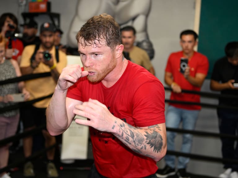 Canelo Álvarez se alista para enfrentar a Gennady Golovkin.