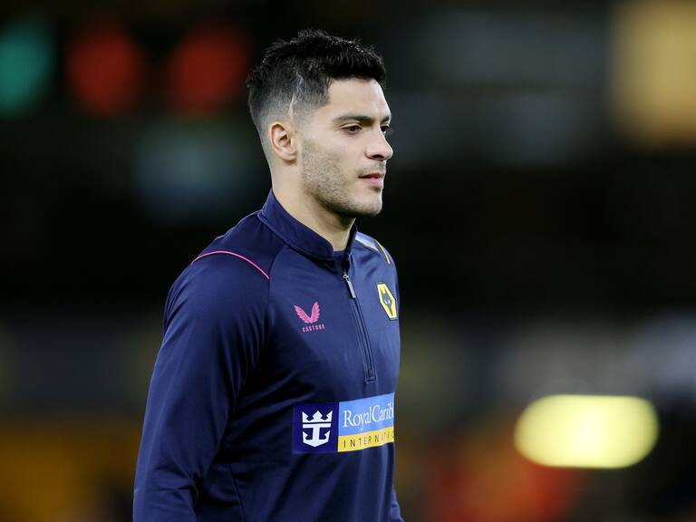 Raúl Jiménez se quedó en la banca este lunes ante el Everton