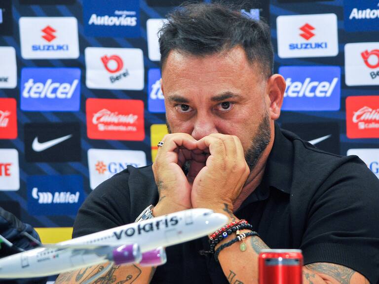 Pumas presentó al Turco este lunes