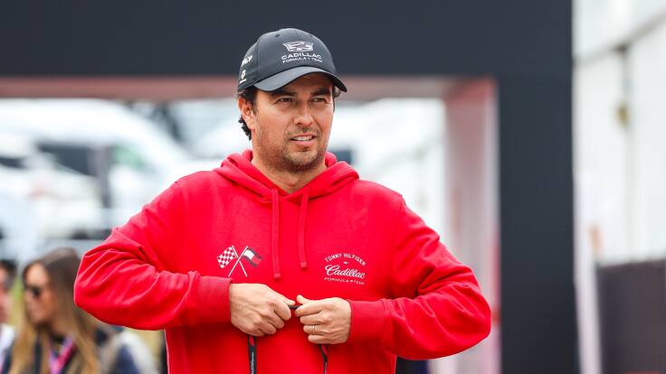 Checo Pérez mantuvo una discusión con Russell: ´¿Qué está haciendo este idiota?´