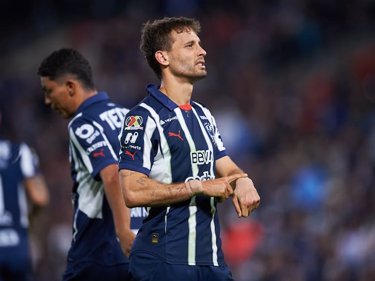Rayados toma ventaja ante Pumas con un gol de Sergio Canales