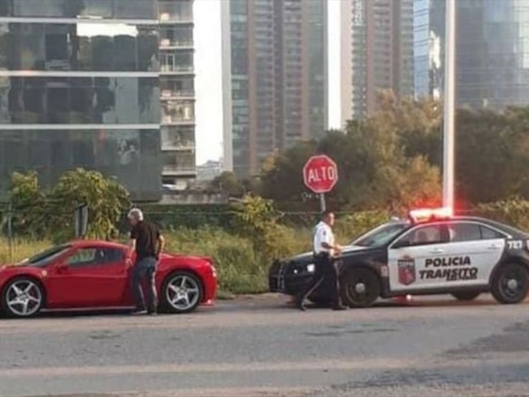 Ricardo Ferretti fue detenido por la policía . Foto: Twitter