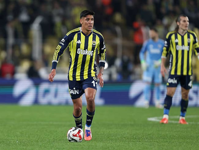 Edson Álvarez se pierde el cierre de temporada 2025 por lesión muscular en Fenerbahçe