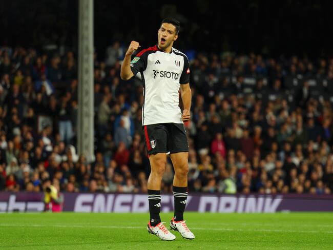 Raúl Jiménez anota en tanda de penales y elimina al Tottenham