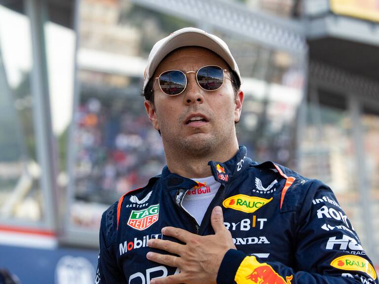 Checo Pérez renueva contrato con Red Bull hasta el 2026