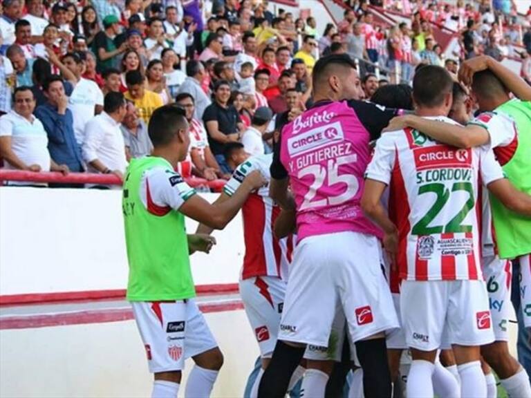 Necaxa vence a Lobos de último minuto