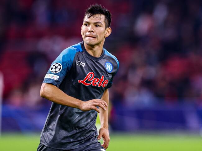 Hirving Lozano marca un golazo en el Napoli vs Ajax de Champions League