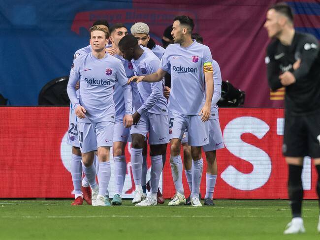 Barcelona rescata el empate en cancha del Frankfurt