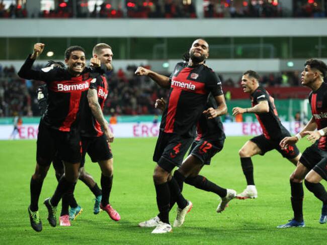 Bayer Leverkusen y Xavi Alonso, 30 juegos sin perder y a semis de Copa