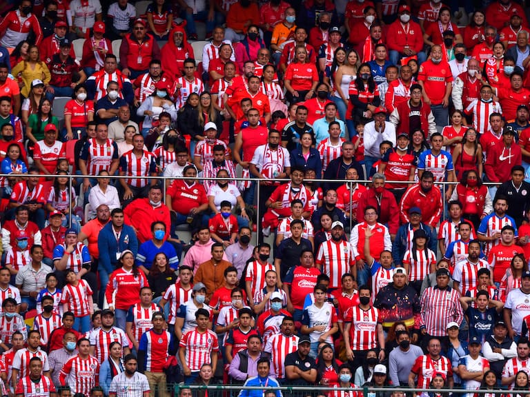 Chivas fue perjudicado por el arbitraje en la cancha del Nemesio Díez