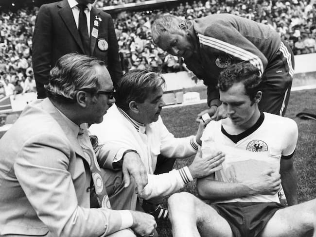 Franz Beckenbauer: El día que jugó con el hombro dislocado en México 70