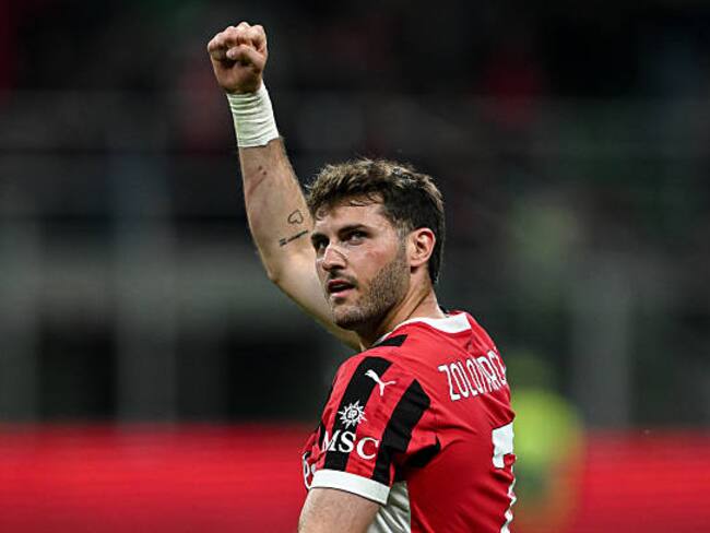 Santi Giménez marca su primer doblete con el Milan ante el Bologna