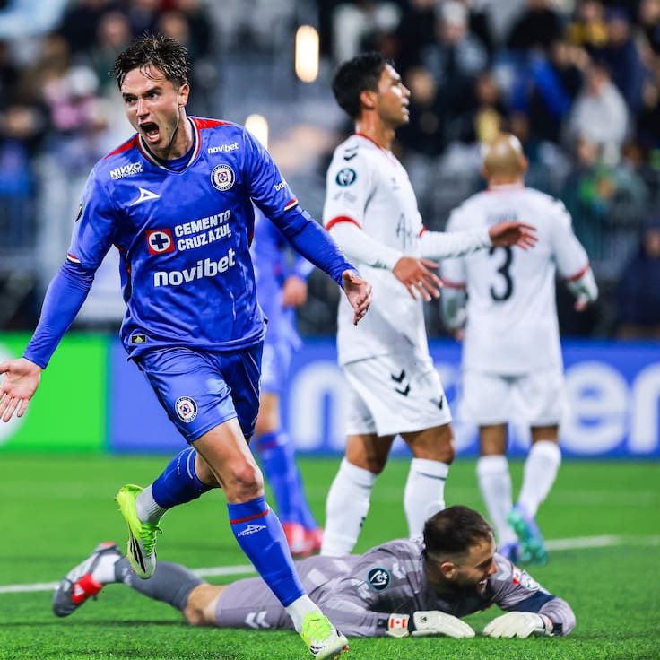 Cruz Azul impone su jerarquía en territorio ajeno y golea a Vancouver en Concachampions