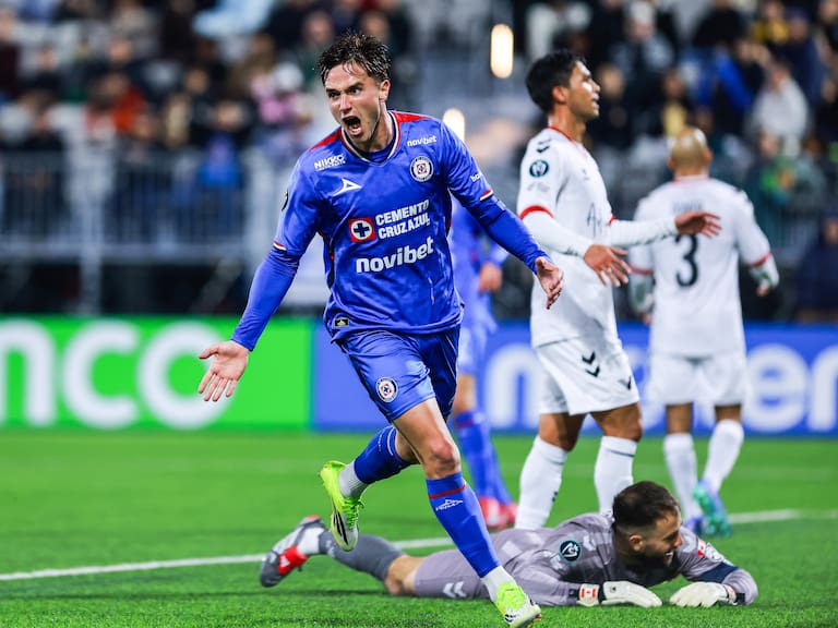 Cruz Azul impone su jerarquía en territorio ajeno y golea a Vancouver en Concachampions