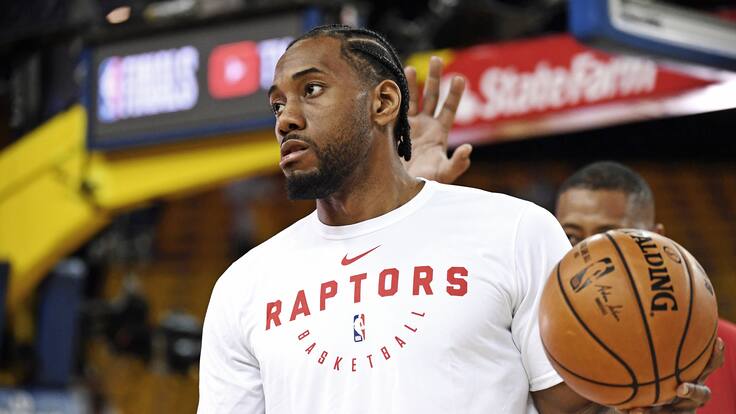 ¡Se queda en Canadá! Kawhi Leonard renovó con los Toronto Raptors
