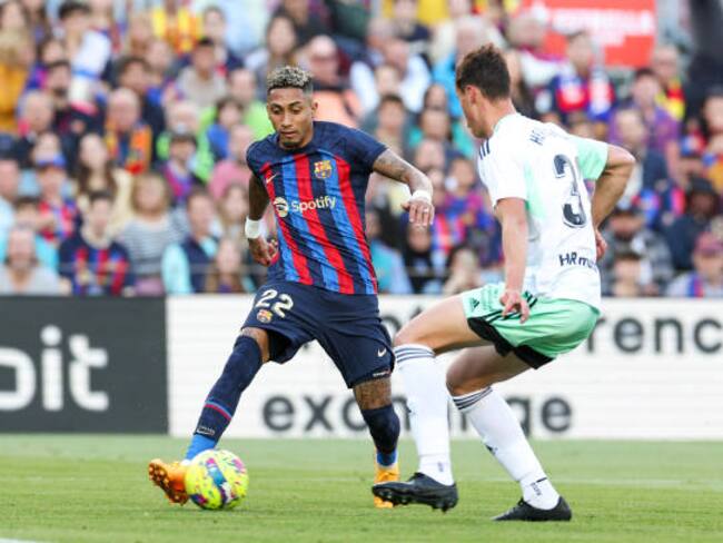 El Barcelona derrotó al Osasuna y se acerca más título
