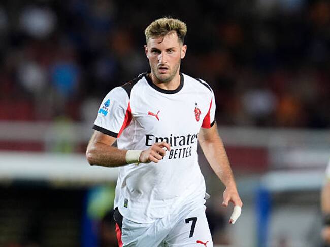 Santiago Giménez rompe el mercado: la inesperada decisión que cambia su destino en la Serie A