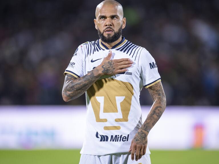 Dani Alves brilló con Pumas en sus dos primeros juegos