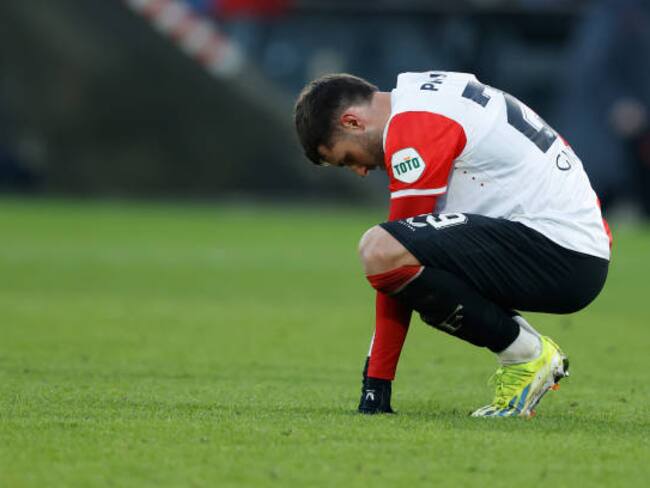 Mala racha de Santiago Giménez en penales