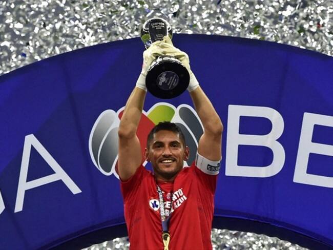 Jesús Corona renovó por 2 años más con Cruz Azul