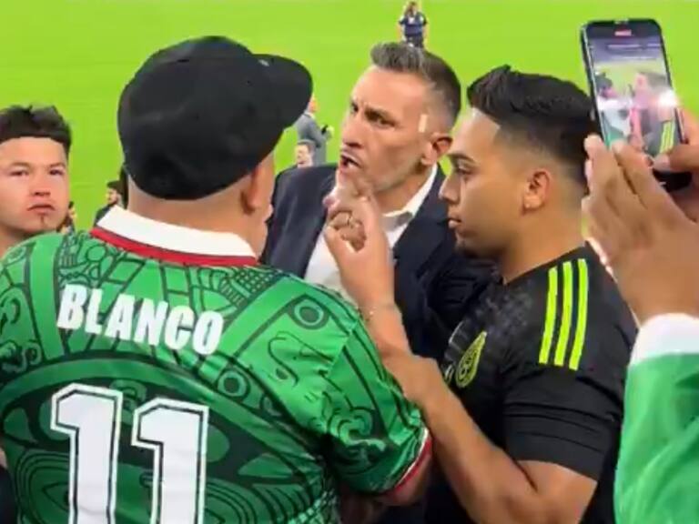 ‘Chaco’ Giménez discute y encara a aficionados mexicanos por críticas a Santi