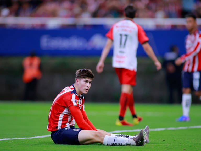 Chivas perdona en el cierre: “La Hormiga” González se queda sin corona y el Rebaño cede la cima