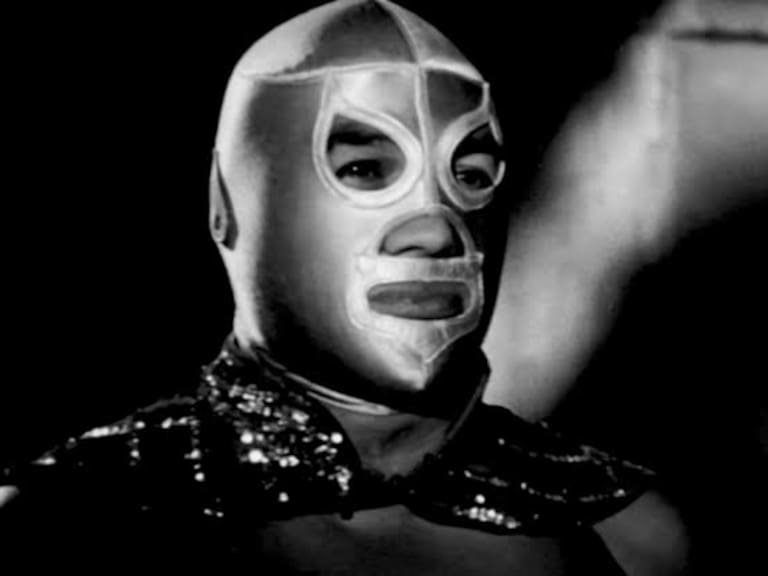 Sabias que el Santo fue el pionero en hacer una video llamada.