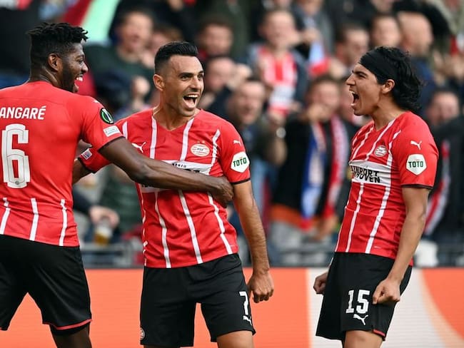 Golazo al ángulo de Erick Gutiérrez con el PSV