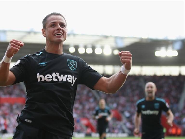 Chicharito con el West Ham. Foto: Getty images