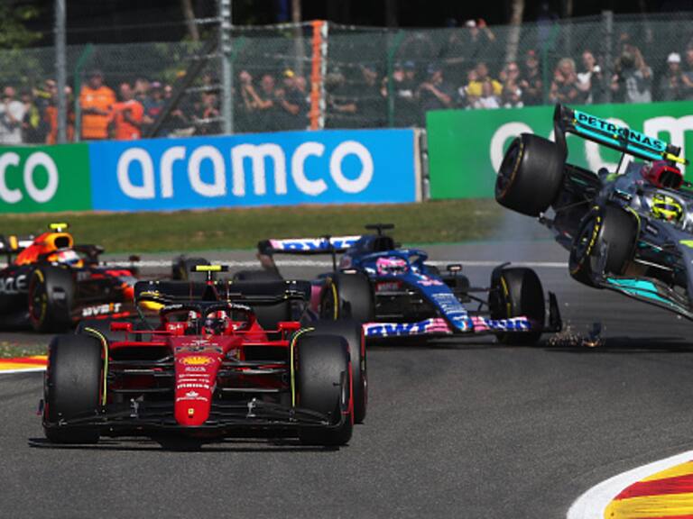 Lewis Hamilton salió volando en el toque con Alonso