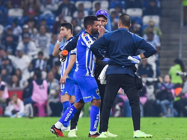 Tecatito Corona, otra vez, varias semanas fuera