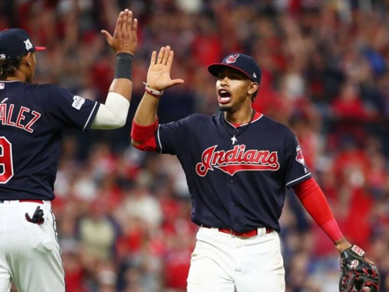 Beisbolistas celebran la victoria Foto: Getty Images