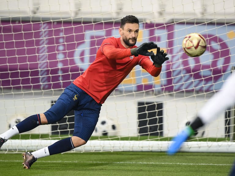 Hugo Lloris en el entrenamiento de Francia.