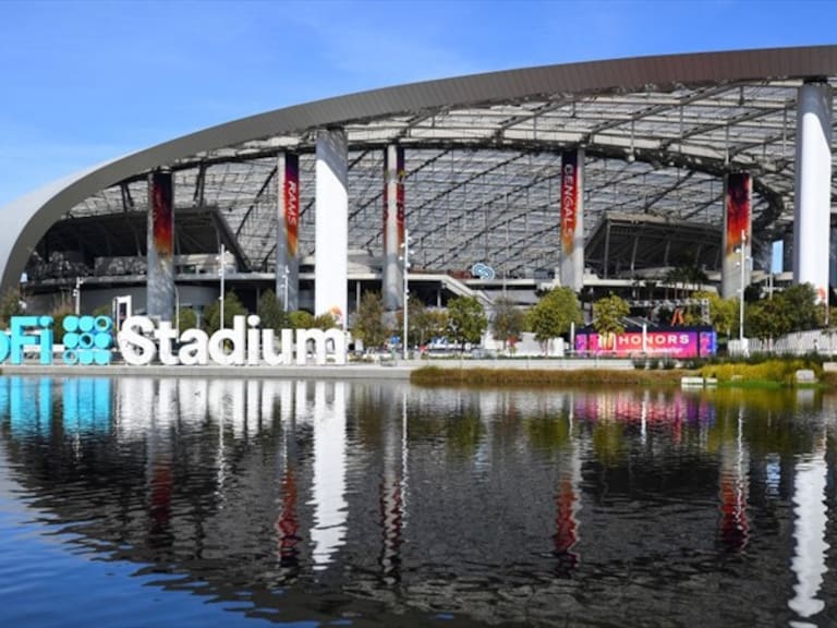 Encontrar un lugar para dejar tu auto en un Super Bowl es una de las aventuras poco conocidas y más difíciles en la final de la NFL.. Foto: GETTY