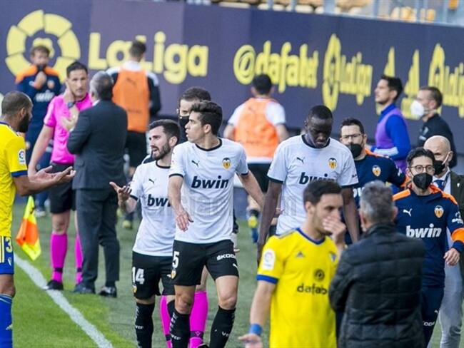Valencia abandona partido frente al Cádiz por insulto racista a Diakhaby