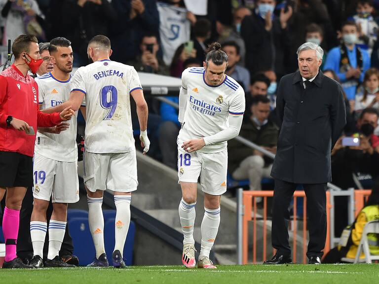 MADRID, SPAIN - APRIL 09: Gareth Bale of Real Madrid comes onto the pitch during the La Liga Santander match between Real Madrid CF and Getafe CF at Estadio Santiago Bernabeu on April 09, 2022 in Madrid, Spain. (Photo by Denis Doyle/Getty Images)