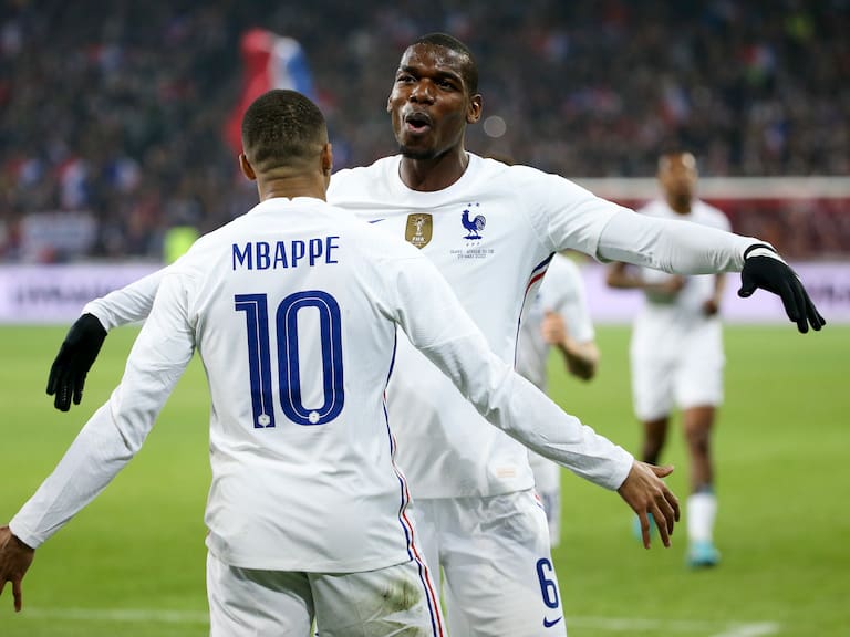 Mbappe y Pogba, celebrando un gol con Francia