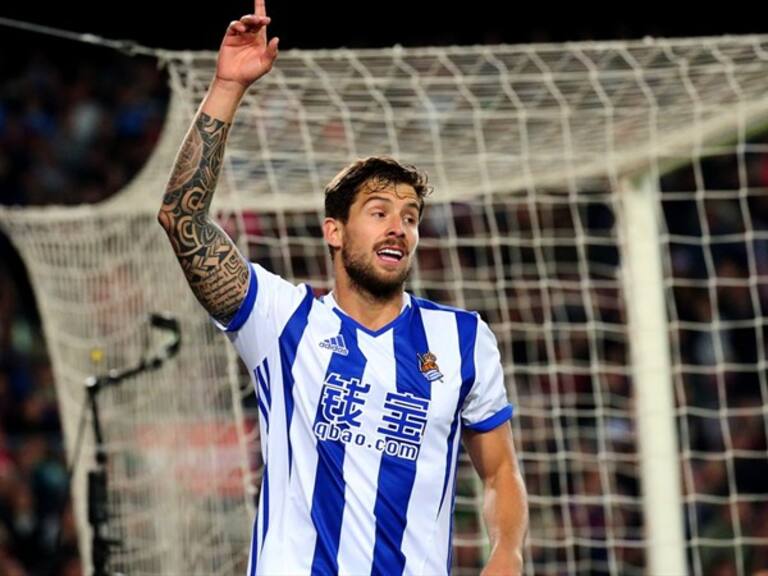 Íñigo Martínez se perfila para el Barsa. Foto: Getty images