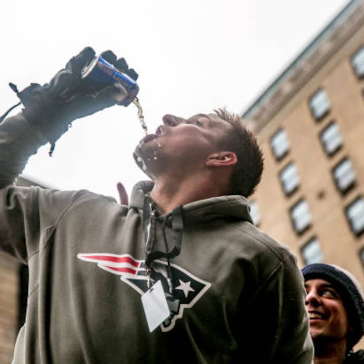 ¿Cuánta cerveza se consume en el Super Bowl 2026? Las cifras de un récord locura