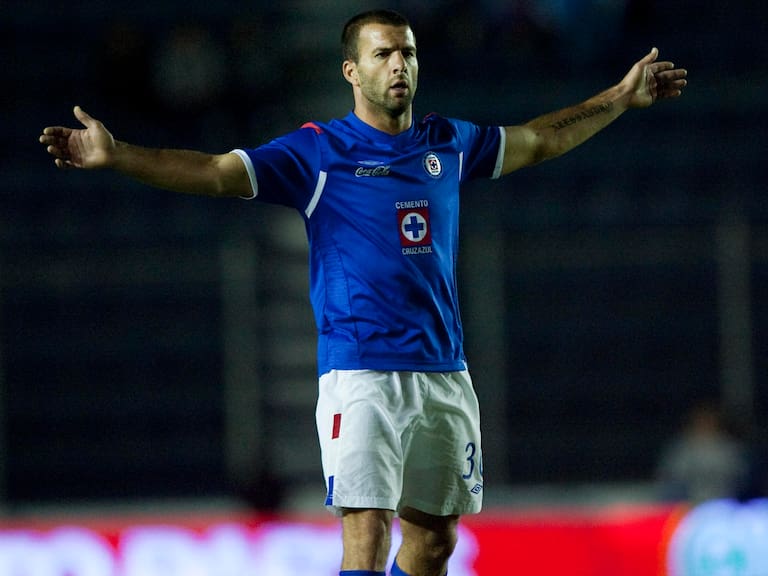 Tito Villa en el Cruz Azul en el 2012.
