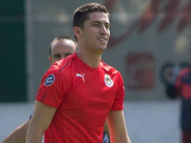 Santiago Ormeño podría debutar está noche con Chivas