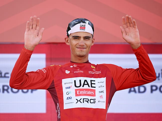 Isaac del Toro conquista el desierto: Ganador de la etapa 1 en el UAE Tour