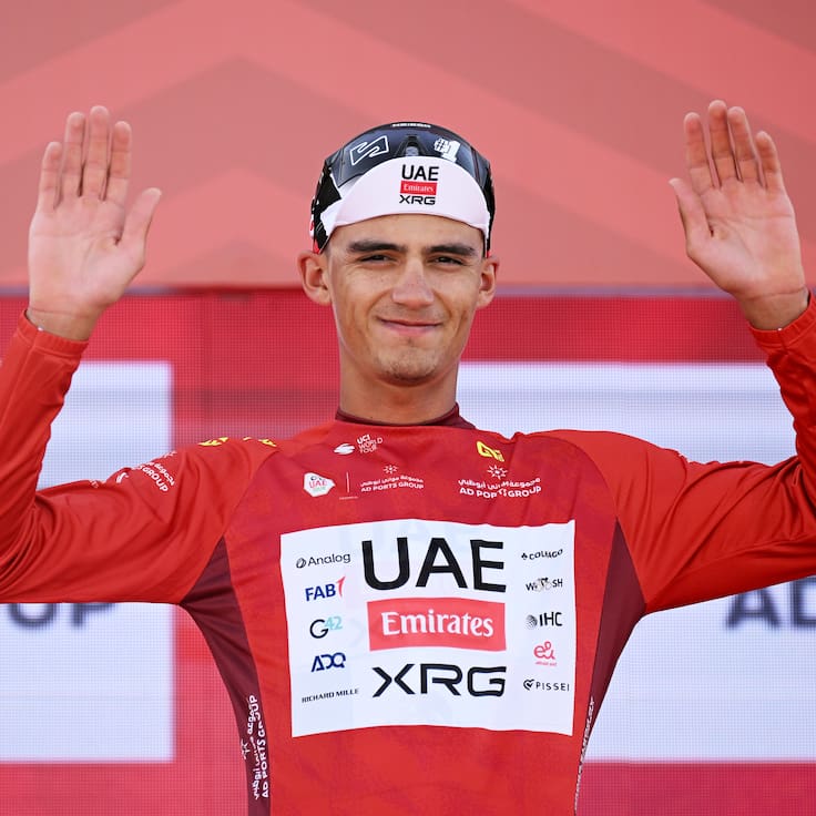 Isaac del Toro conquista el desierto: Ganador de la etapa 1 en el UAE Tour