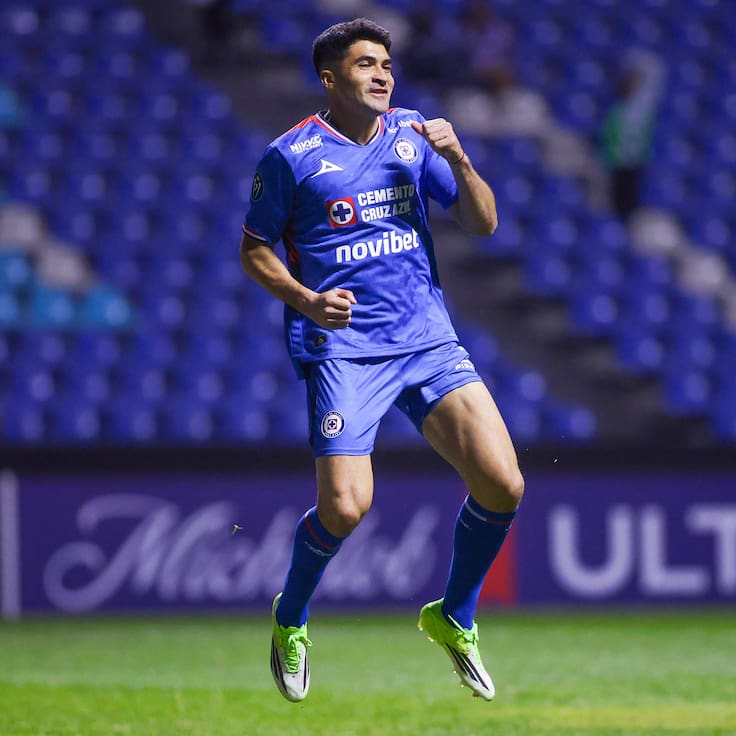 Cruz Azul derrota a Tigres en el Cuauhtémoc con error de Nahuel y gol de Nico Ibáñez