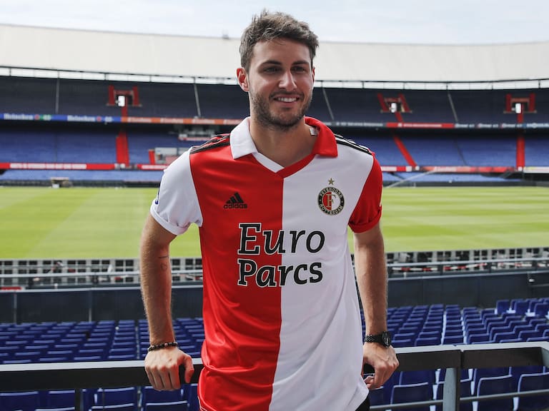 ¿Cuándo debuta Santiago Giménez con el Feyenoord?