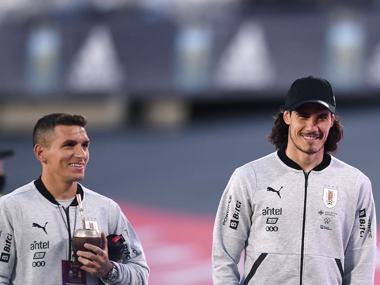 Torreira con Cavani previo al duelo ante México