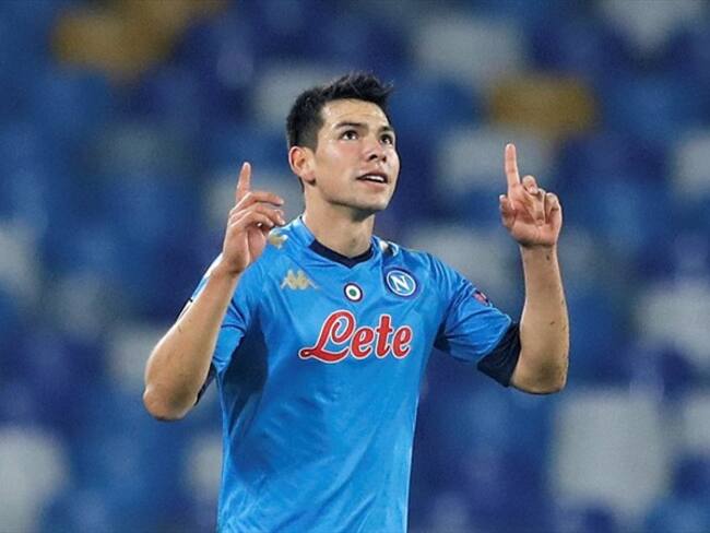 Lozano brilla y dedica gol a Maradona en la Europa League